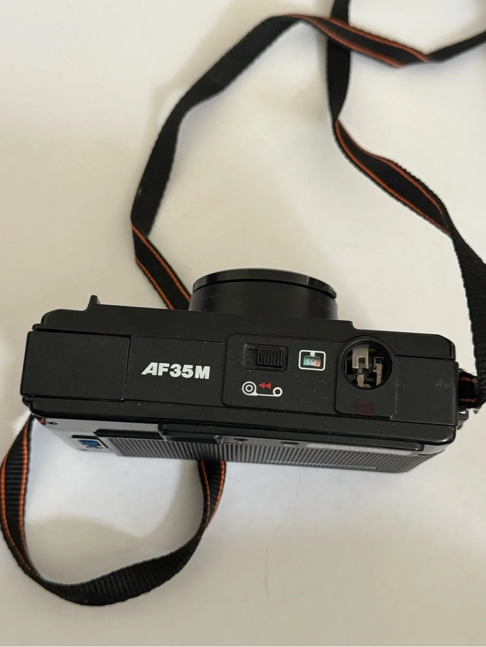 Canon Auto Focus 35mm Film Camera in Black Selling for parts-not working